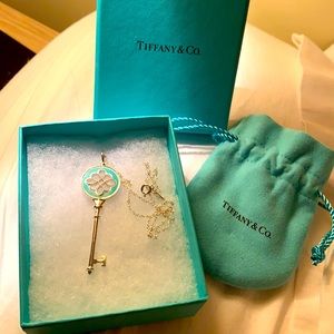 Tiffany keys knot key pendant